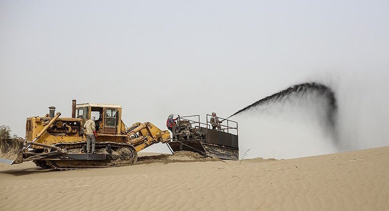 مالچ‌پاشی، محیط‌زیست خوزستان را نابود می‌کند