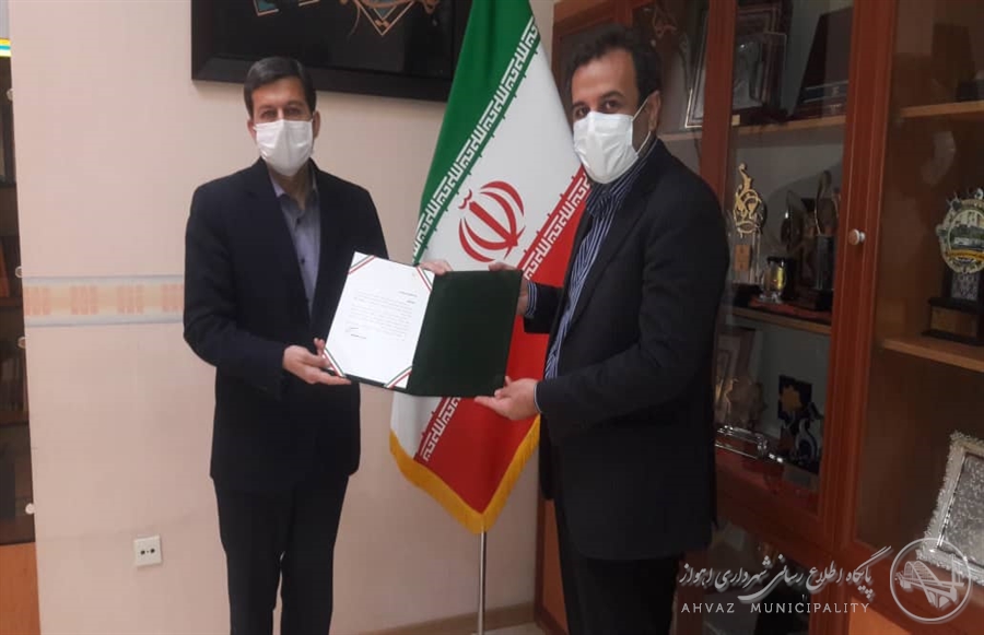 حکم شهردار اهواز از سوی وزارت کشور ابلاغ شد حکم شهردار اهواز از سوی وزارت کشور ابلاغ شد