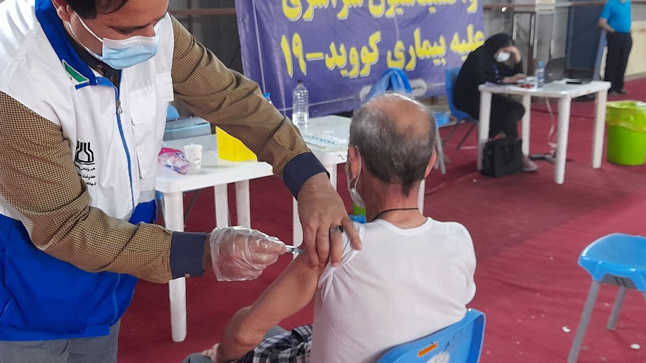 ۱۵۱ هزار خوزستانی واکسن کرونا دریافت کردند ۱۵۱ هزار خوزستانی واکسن کرونا دریافت کردند