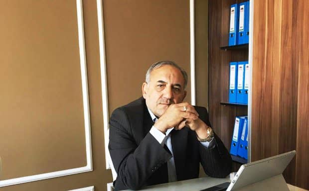 از کم محلی های سلیمانی دشتکی، باید چراغ بدست به دنبال شریعتی بگردیم! از کم محلی های سلیمانی دشتکی، باید چراغ بدست به دنبال شریعتی بگردیم!