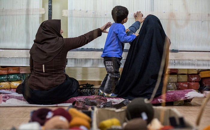 ۳/۵ میلیون زن ایرانی سرپرست خانوار هستند/ نیمی از سرپرستان فقیرترین دهک، زنان هستند ۳/۵ میلیون زن ایرانی سرپرست خانوار هستند/ نیمی از سرپرستان فقیرترین دهک، زنان هستند
