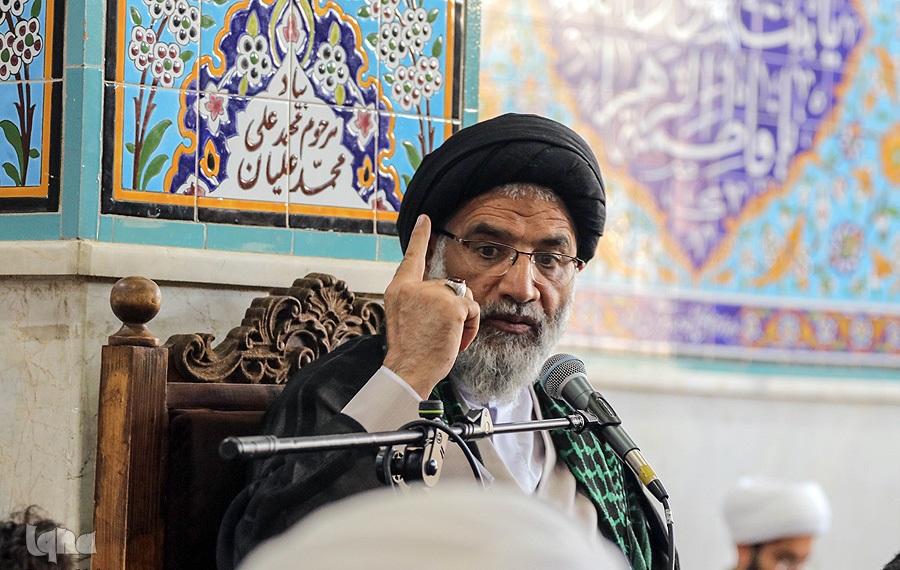اگر بعضی از این مسئولین یک ماه حقوقشان عقب بیفتد چه میکنند؟ اگر بعضی از این مسئولین یک ماه حقوقشان عقب بیفتد چه میکنند؟