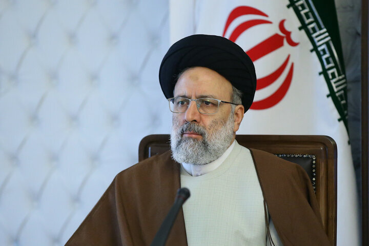 رئیس جمهور نجومی بگیران پتروشیمی امیرکبیر را برکنار کرد رئیس جمهور نجومی بگیران پتروشیمی امیرکبیر را برکنار کرد