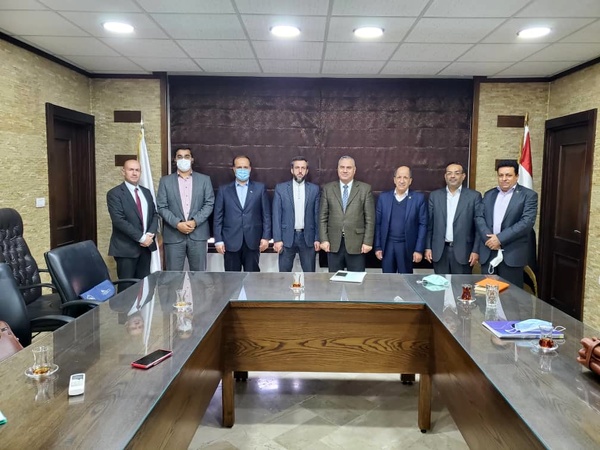 همراهی مدیرعامل شرکت لوله‌سازی اهواز با وزیر صنعت و مقامات ایرانی مذاکره‌کننده در کشور سوریه