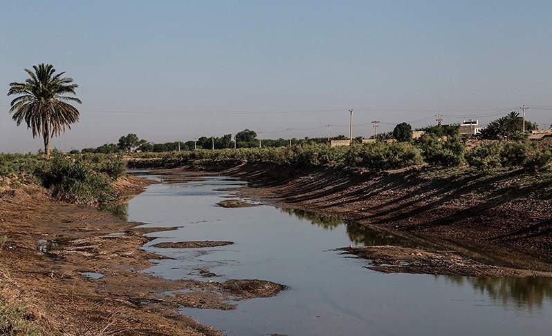 رودخانه کرخه نور هویزه خشک است، استاندار و جامعه حقوقدانان به داد کشاورزان هویزه برسند