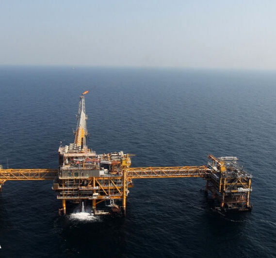 احیای توان صادرات ۲.۵ میلیون بشکه‌ای نفت ایران