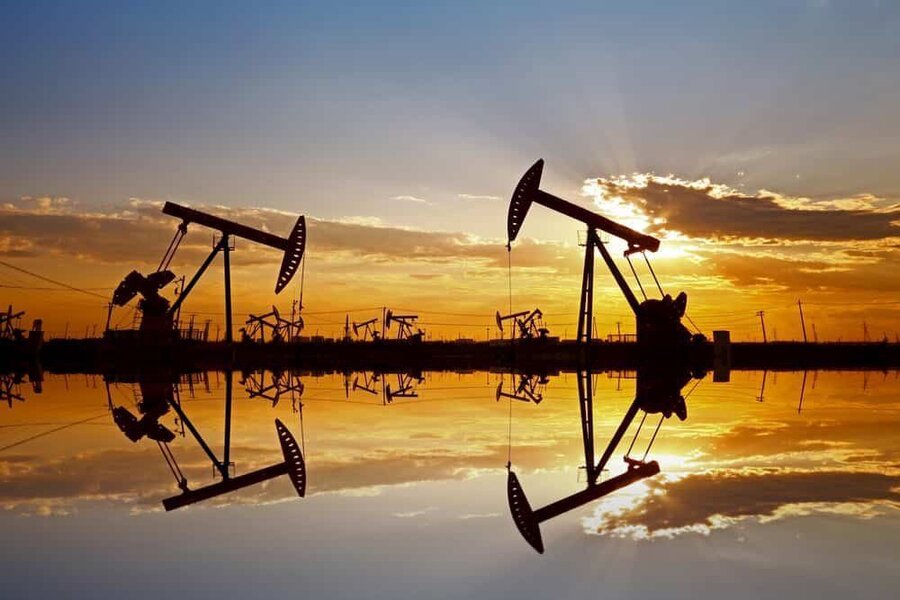 افزایش ذخایر نفت خام امریکا باعث کاهش قیمت نفت شد
