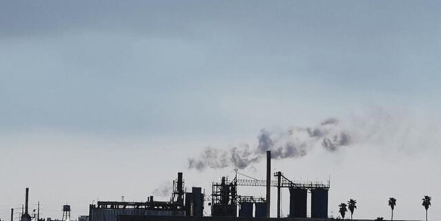 شرکت‌های کربن و لوله‌سازی باید سریع‌تر از حریم شهر اهواز خارج شوند