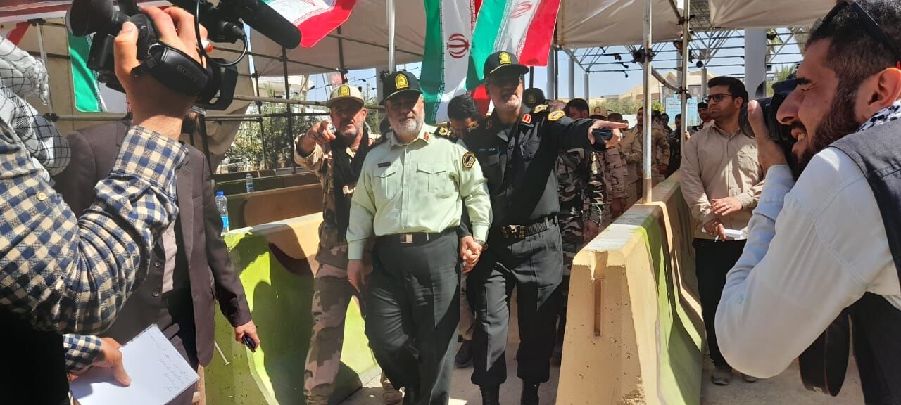 بازدید فرمانده کل نیروی انتظامی از مرز و پایانه مسافری چذابه