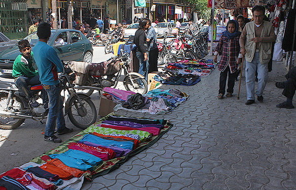 راه اندازی بازارهای محله ای جهت ساماندهی دستفروشی در اهواز