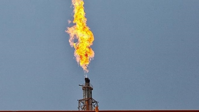 سوزاندن روزانه ۴۵ میلیون مترمکعب گاز مشعل در کشور