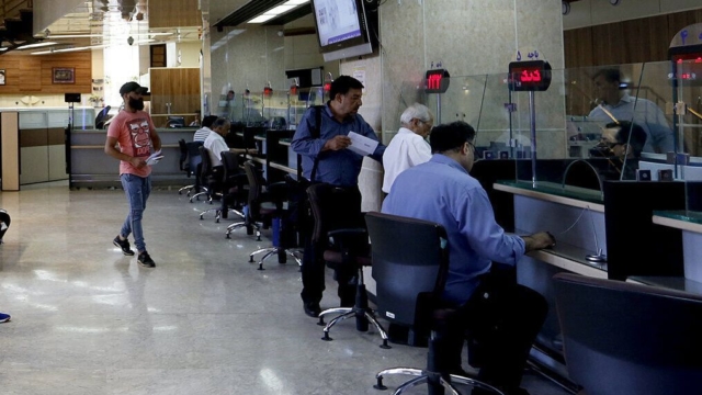 بانک های خوزستانی ۱۸ درصد کمتر از متوسط کشوری تسهیلات پرداخت کرده اند!