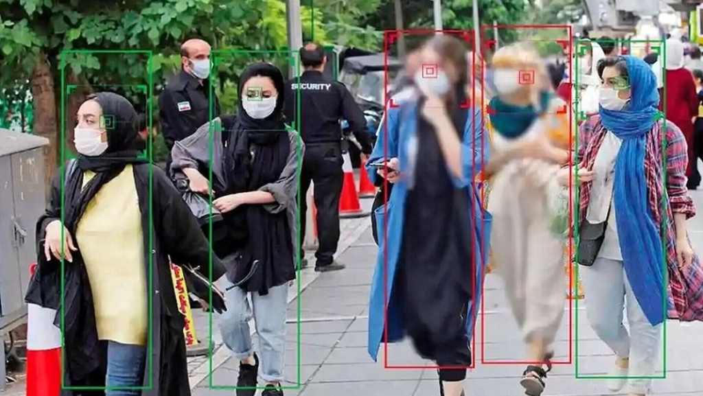 زنِ باغیرت کم‌حجاب چرا فقط این ۱۲ روز روی صحنه تلویزیون ما باشد؟