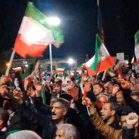 ما فقط برای پرچم گردانی و سرود حماسی خواندن و نشستن پای تریبون ها به میادین نیامده ایم